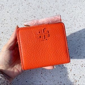 NWT Tory Burch Tussle Bifold Leather Wallet
